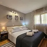 Fuer 4 Personen By Interhome Hébergement de vacances Posedarje