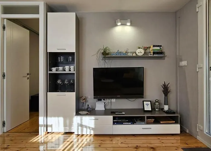 Fuer 4 Personen By Interhome Posedarje