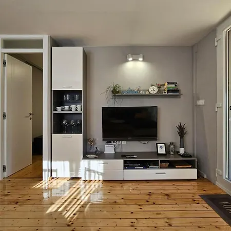 Fuer 4 Personen By Interhome Posedarje